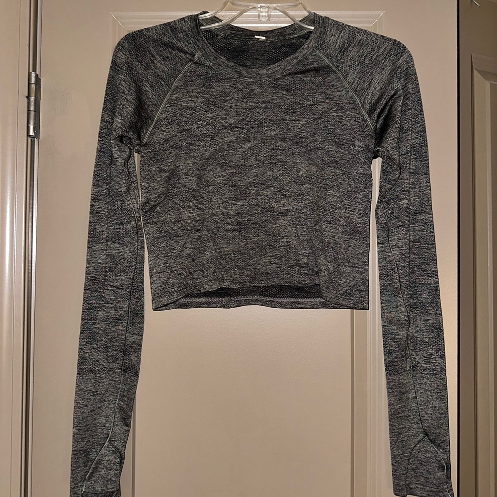 Cropped long sleeve lululemon swiftly top